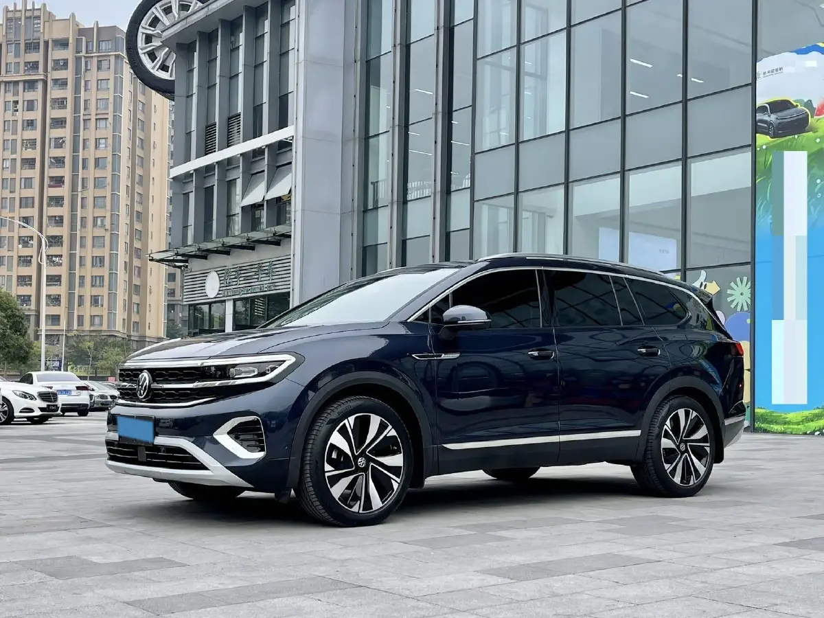 2024 Volkswagen Talagon 2.0T 220HP L4 7DCT