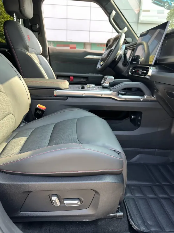 2024 Jetour Traveller 2.0T 254HP L4 7DCT,autocango,china used car exporter,china ev exporter,chinese used car exporter,chinese used ev exporter