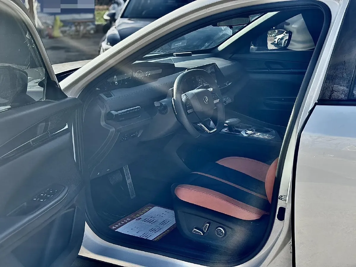 2024 ChangAn UNI-V 1.5T 188HP L4 7DCT,autocango,china used car exporter,china ev exporter,chinese used car exporter,chinese used ev exporter