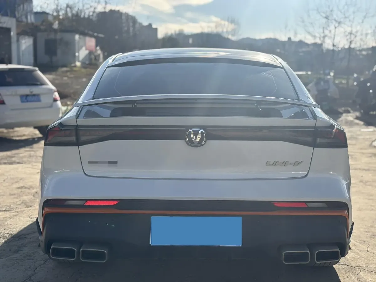 2024 ChangAn UNI-V 1.5T 188HP L4 7DCT,autocango,china used car exporter,china ev exporter,chinese used car exporter,chinese used ev exporter