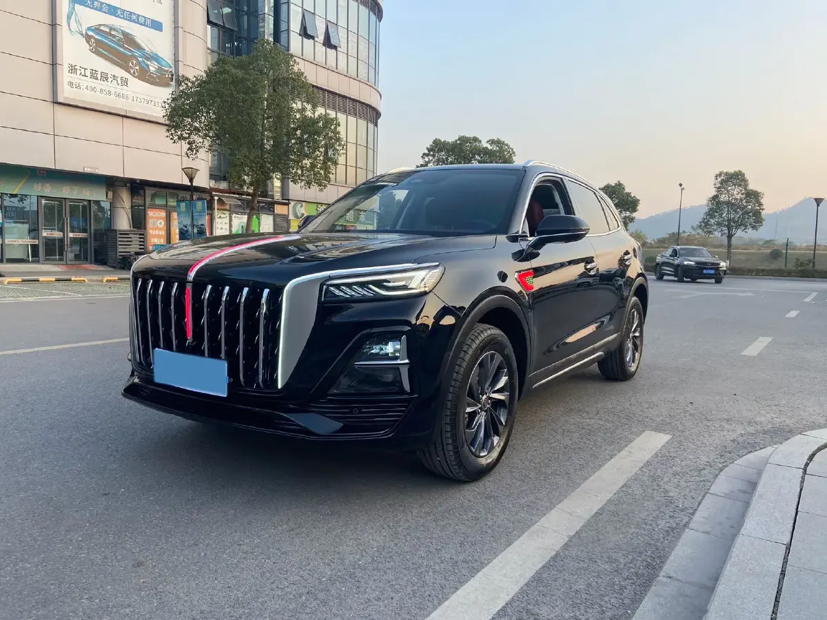 2025 HongQi HS5 2.0T 252HP L4 8AT