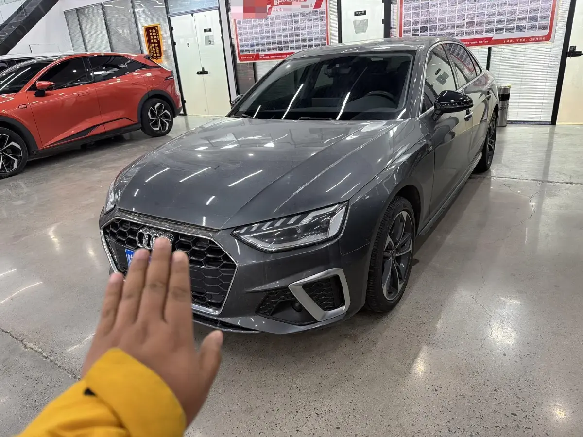 2022 Audi A4L 2.0T 190HP L4 7DCT