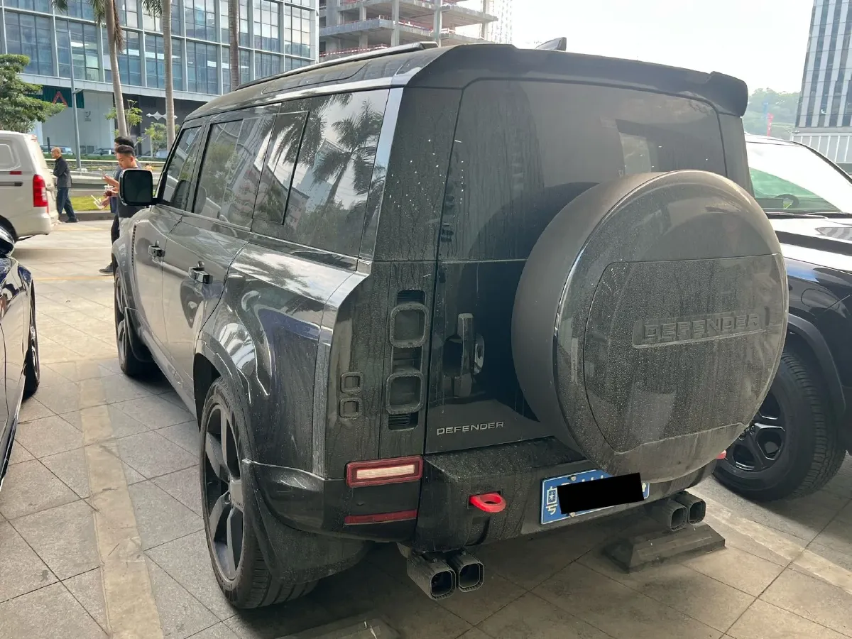 2025 Land Rover Defender 3.0T 400HP L6 8AT,autocango,china used car exporter,china ev exporter,chinese used car exporter,chinese used ev exporter