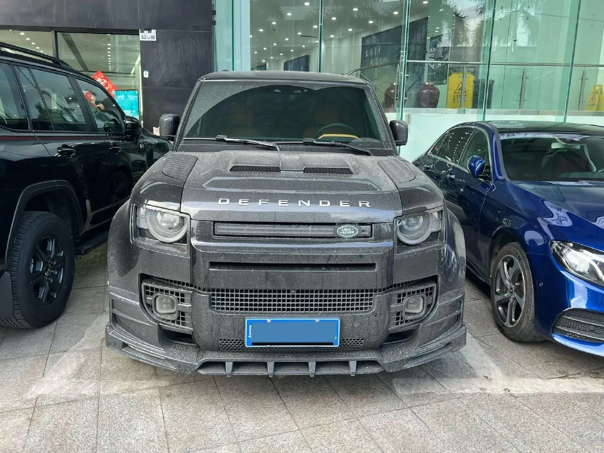 2025 Land Rover Defender 3.0T 400HP L6 8AT,autocango,china used car exporter,china ev exporter,chinese used car exporter,chinese used ev exporter