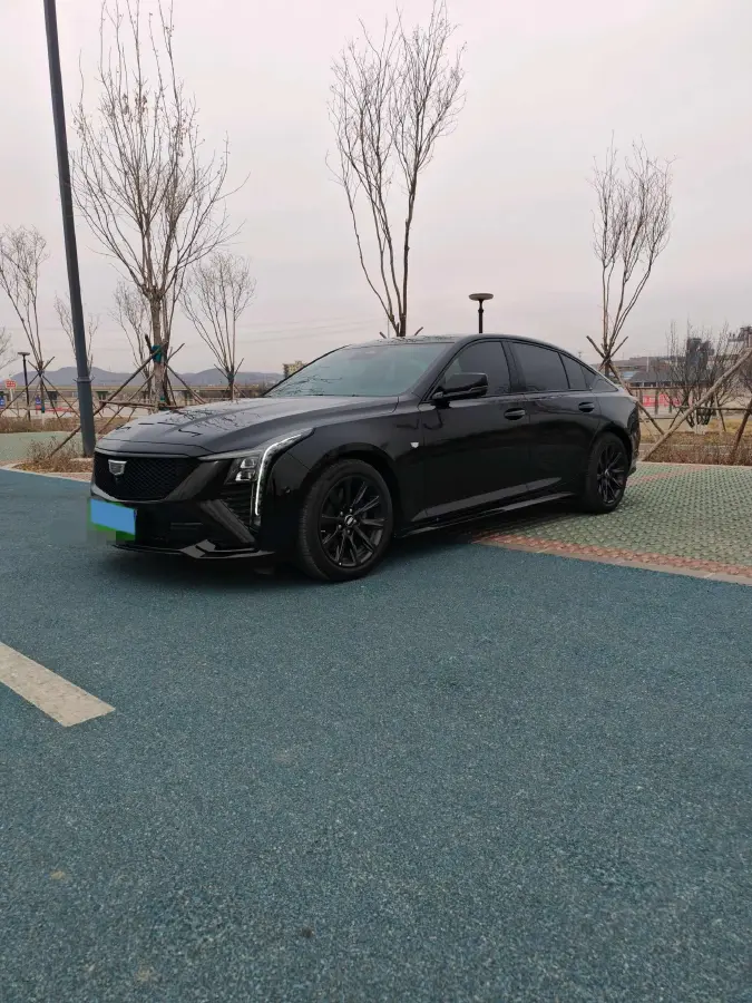 2025 Cadillac CT5 2.0T 237HP L4 10AT