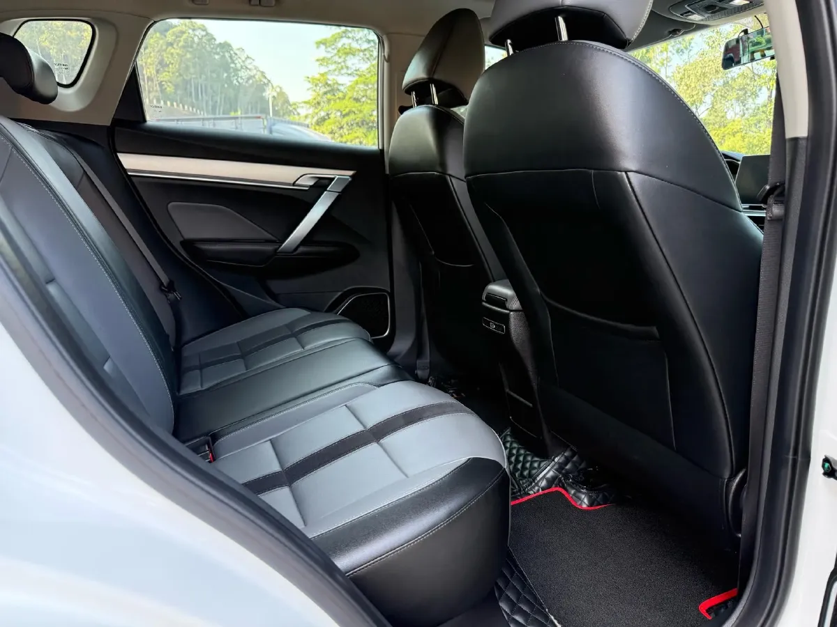 2023 Geely Coolray 1.5T 181HP L4 7DCT,autocango,china used car exporter,china ev exporter,chinese used car exporter,chinese used ev exporter