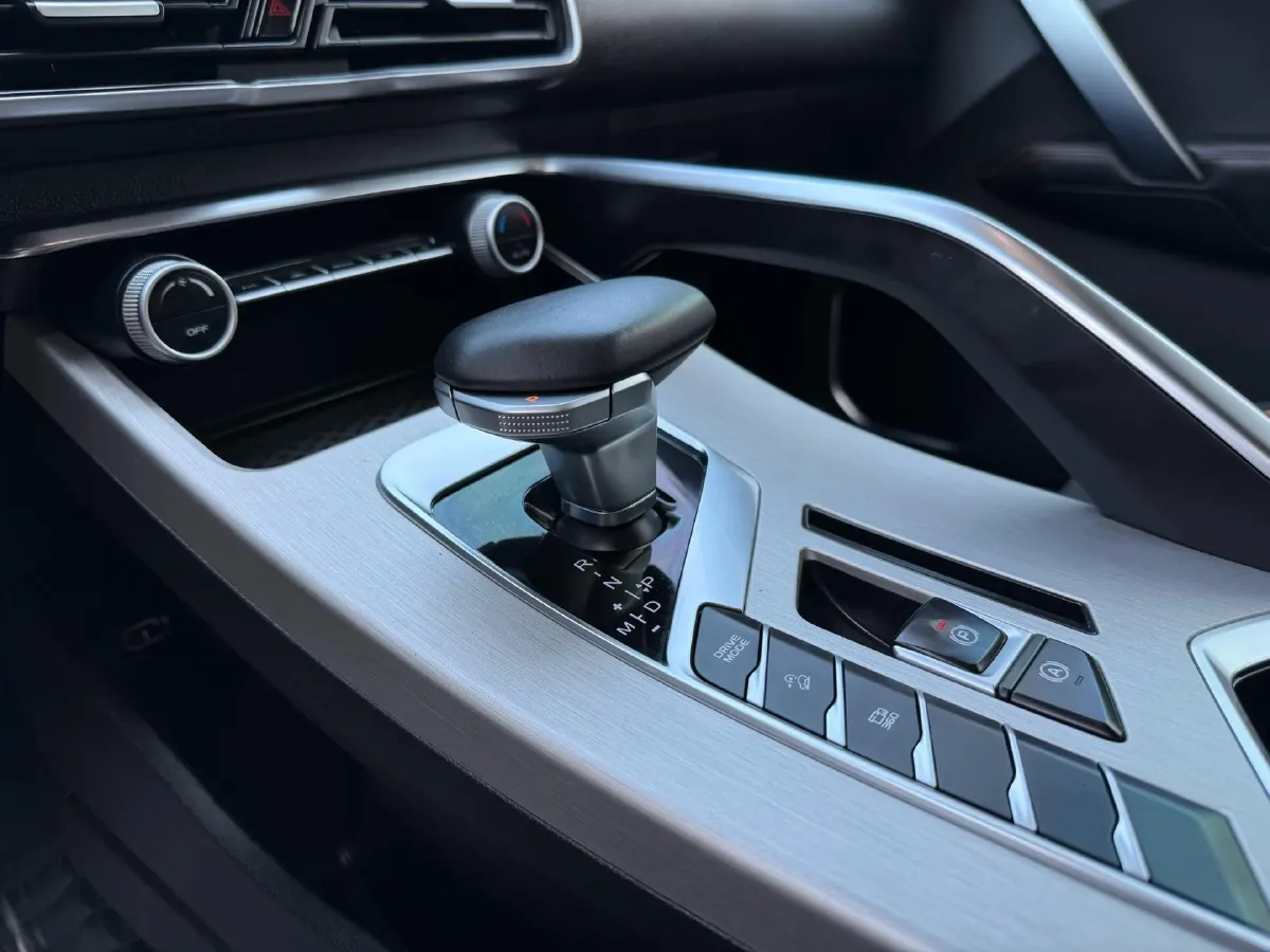 2023 Geely Coolray 1.5T 181HP L4 7DCT,autocango,china used car exporter,china ev exporter,chinese used car exporter,chinese used ev exporter