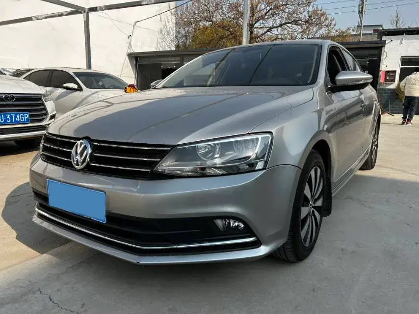 2018 Volkswagen Sagitar 1.2T 110HP L4 7DCT