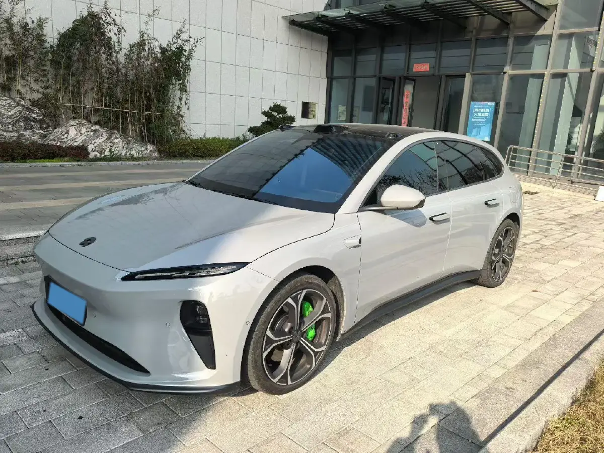 2023 NIO ET5T BEV 75KWH