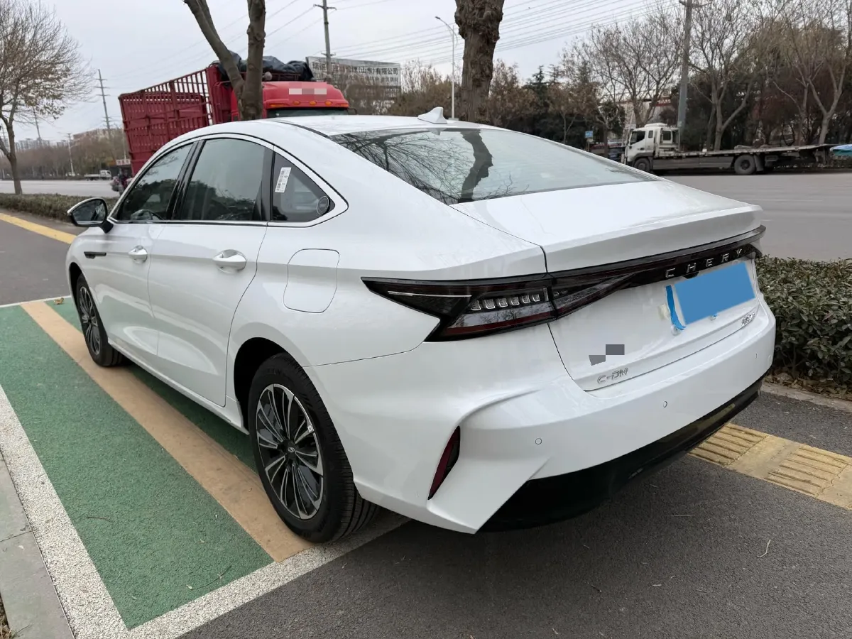 2025 Fulwin FulwinA8 1.5L 102HP L4 1DHT PHEV,autocango,china used car exporter,china ev exporter,chinese used car exporter,chinese used ev exporter
