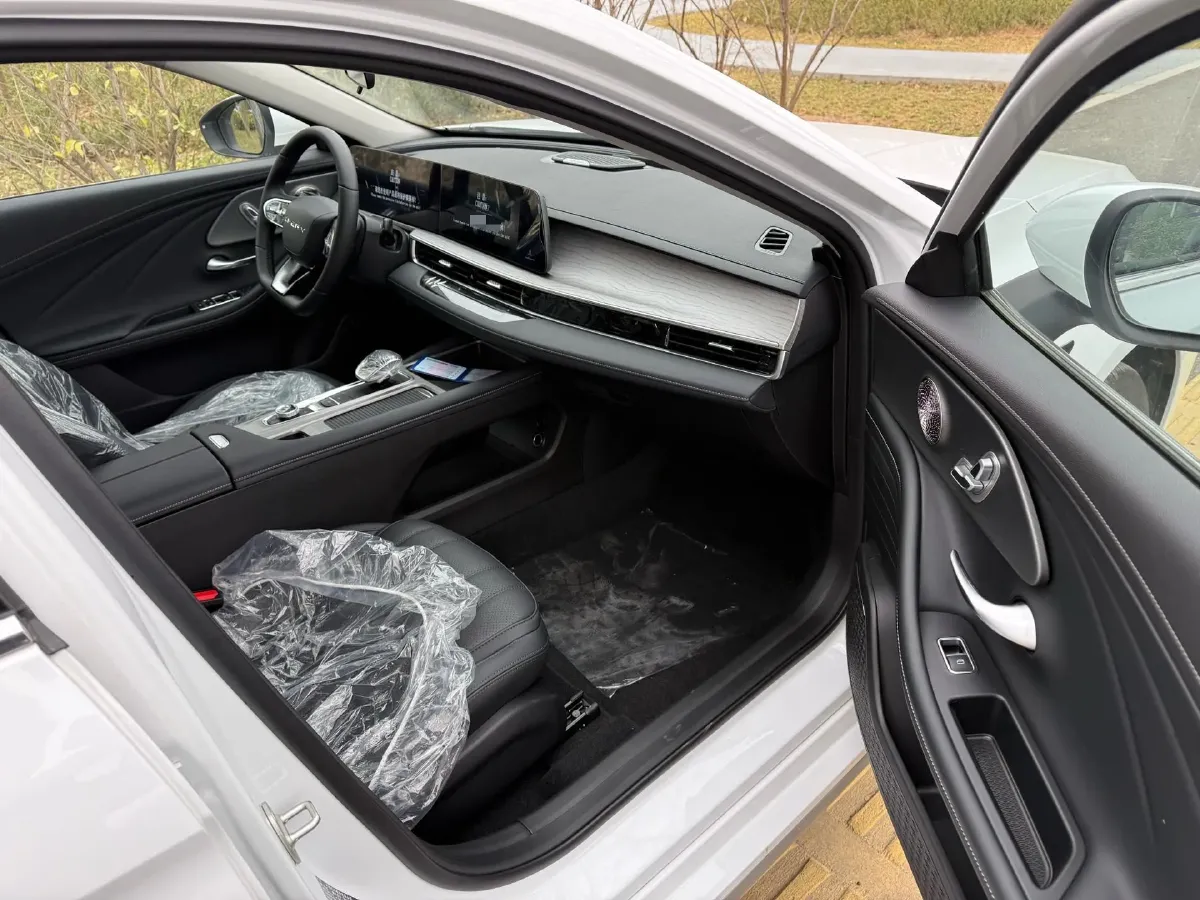 2025 Fulwin FulwinA8 1.5L 102HP L4 1DHT PHEV,autocango,china used car exporter,china ev exporter,chinese used car exporter,chinese used ev exporter