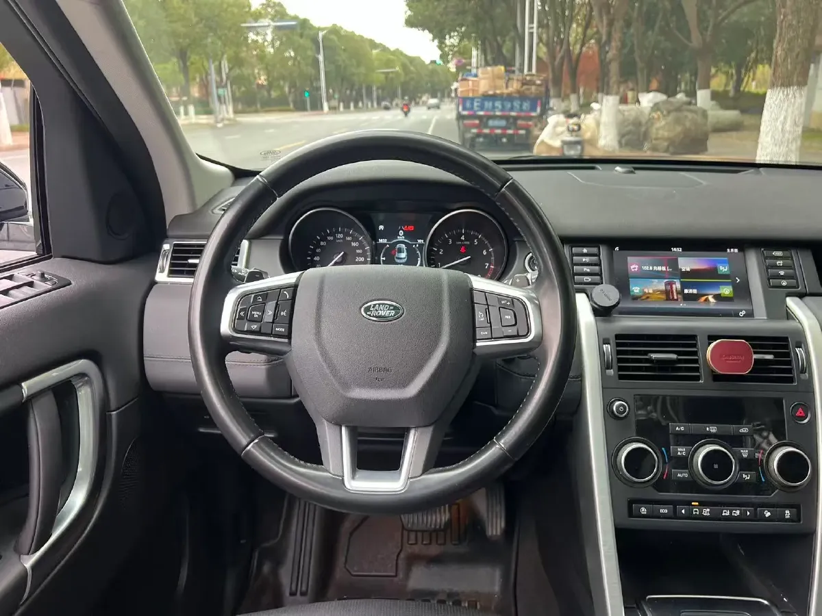 2019 Land Rover Discovery Sport 2.0T 241HP L4 9AT,autocango,china used car exporter,china ev exporter,chinese used car exporter,chinese used ev exporter