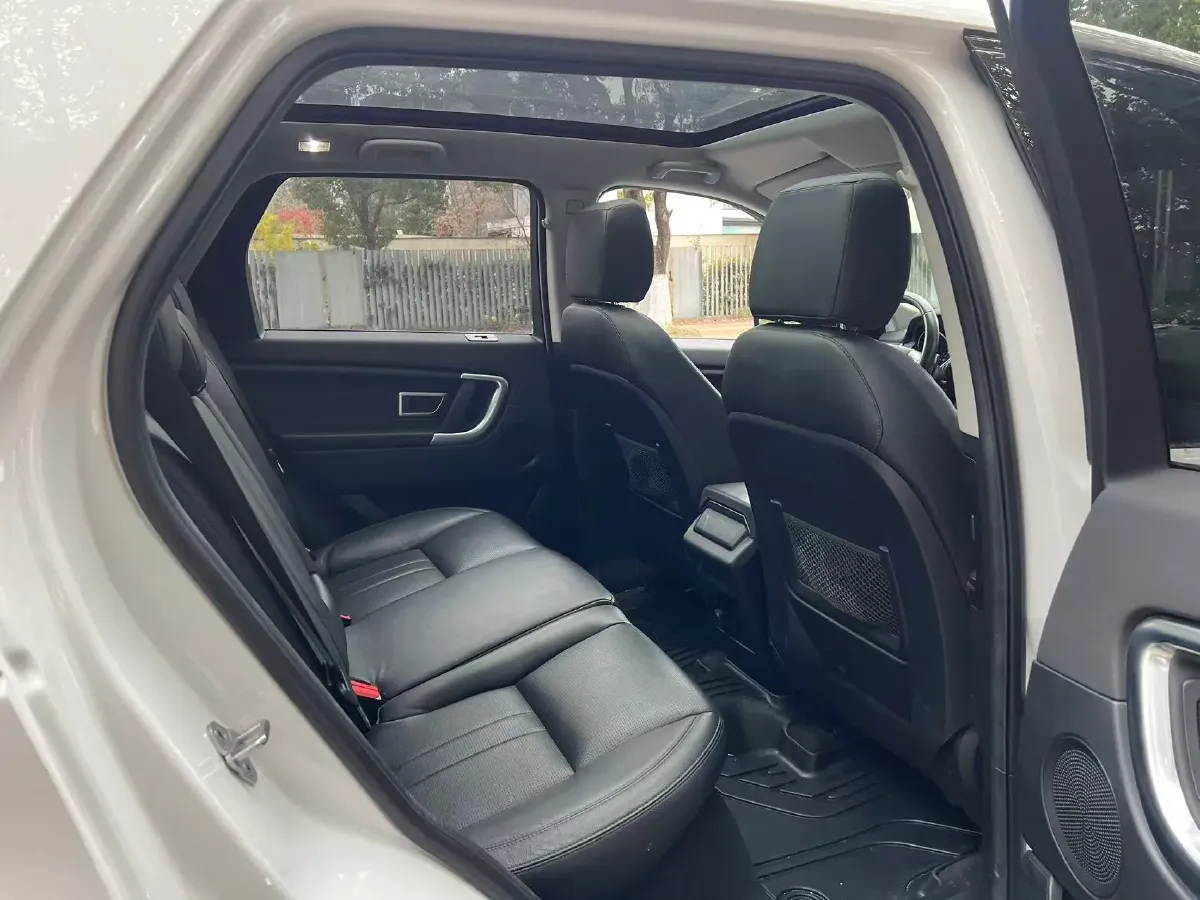 2019 Land Rover Discovery Sport 2.0T 241HP L4 9AT,autocango,china used car exporter,china ev exporter,chinese used car exporter,chinese used ev exporter