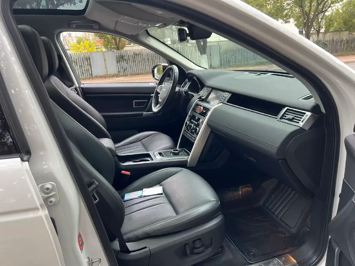 2019 Land Rover Discovery Sport 2.0T 241HP L4 9AT,autocango,china used car exporter,china ev exporter,chinese used car exporter,chinese used ev exporter