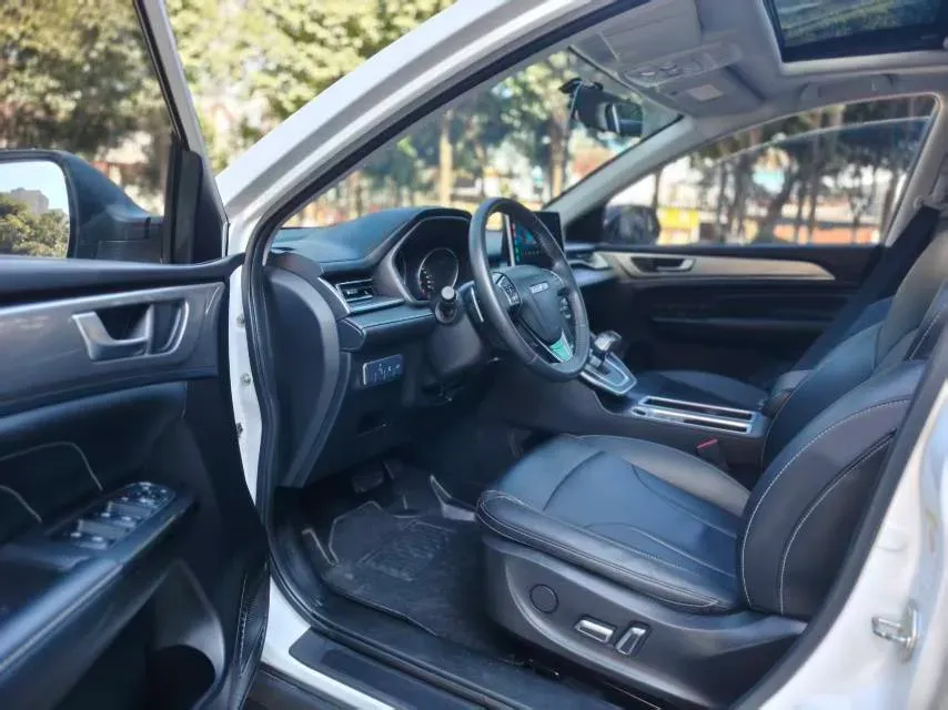 2021 Haval M6 1.5T 150HP L4 7DCT,autocango,china used car exporter,china ev exporter,chinese used car exporter,chinese used ev exporter