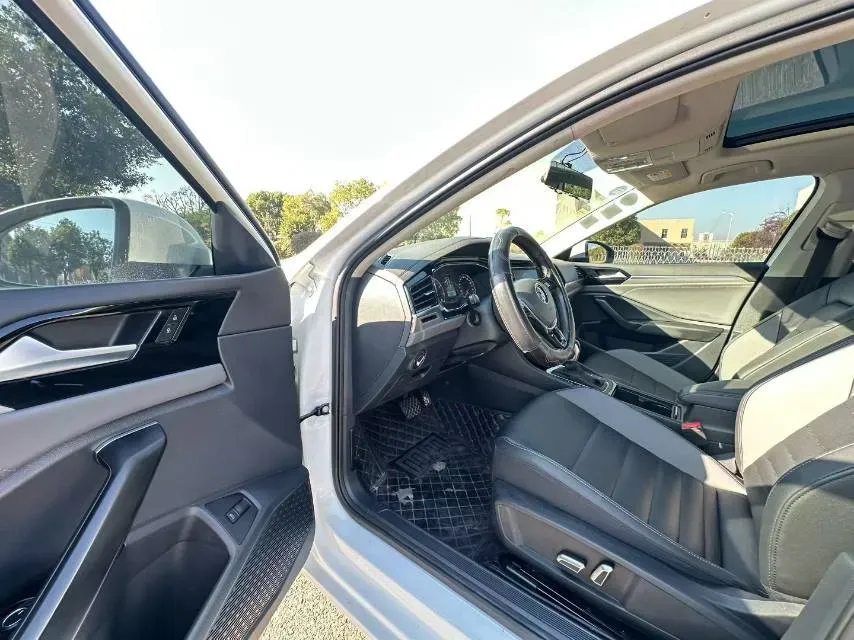 2019 Jeep Renegade 1.3T 173HP L4 7DCT,autocango,china used car exporter,china ev exporter,chinese used car exporter,chinese used ev exporter