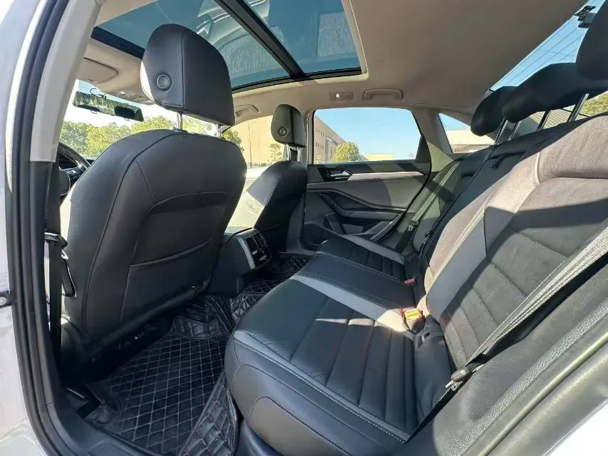 2019 Jeep Renegade 1.3T 173HP L4 7DCT,autocango,china used car exporter,china ev exporter,chinese used car exporter,chinese used ev exporter