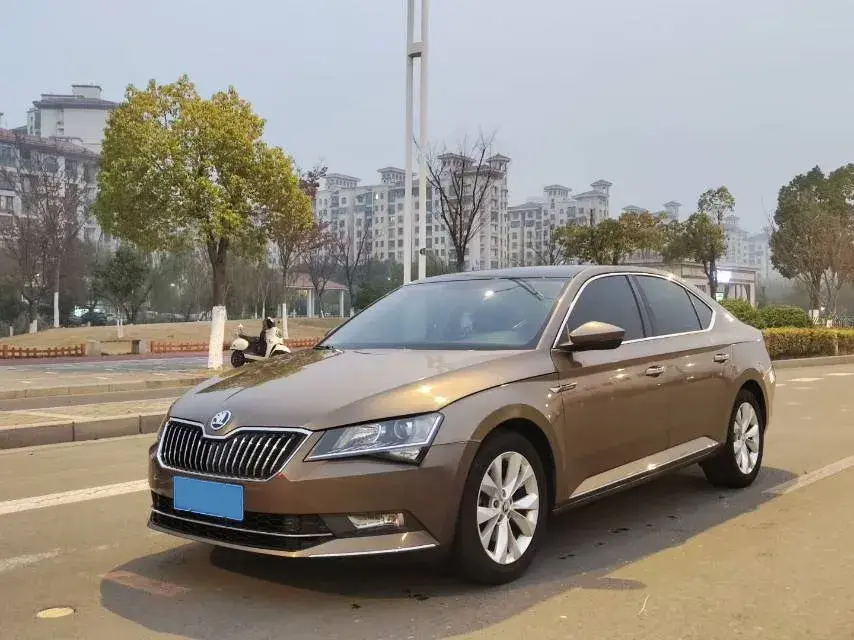 2018 Skoda Superb 1.8T 180HP L4 7DCT