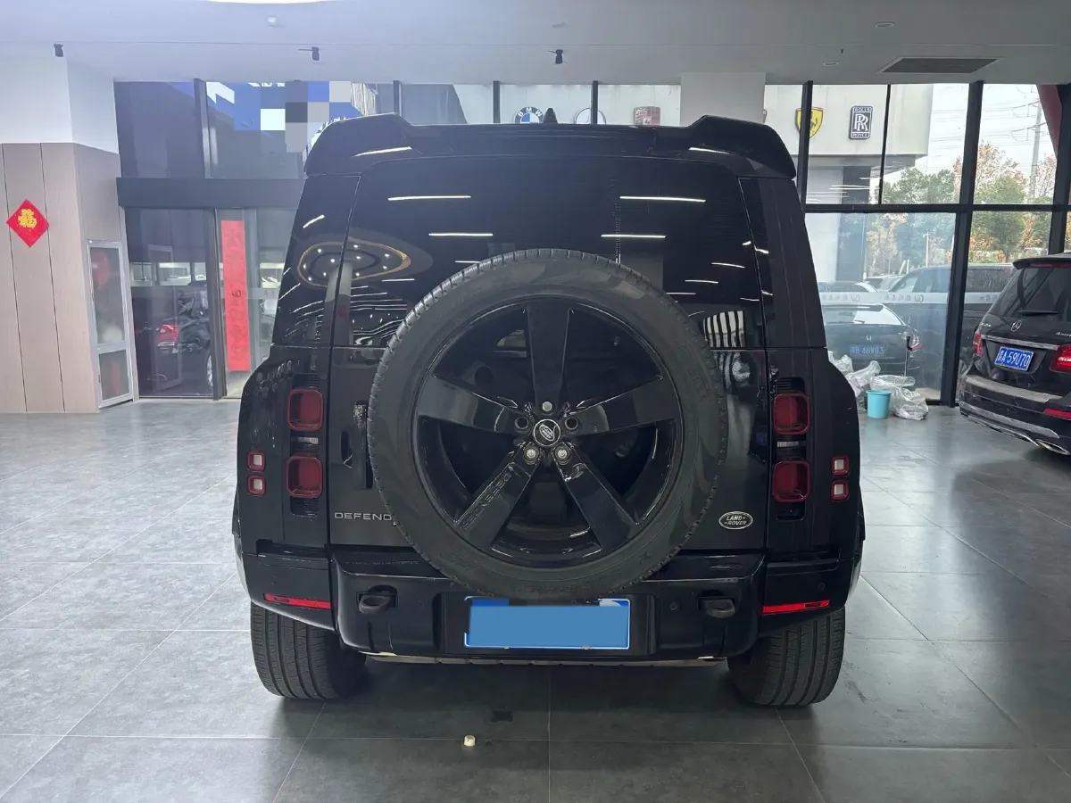 2022 Land Rover Defender 3.0T 400HP L6 8AT,autocango,china used car exporter,china ev exporter,chinese used car exporter,chinese used ev exporter