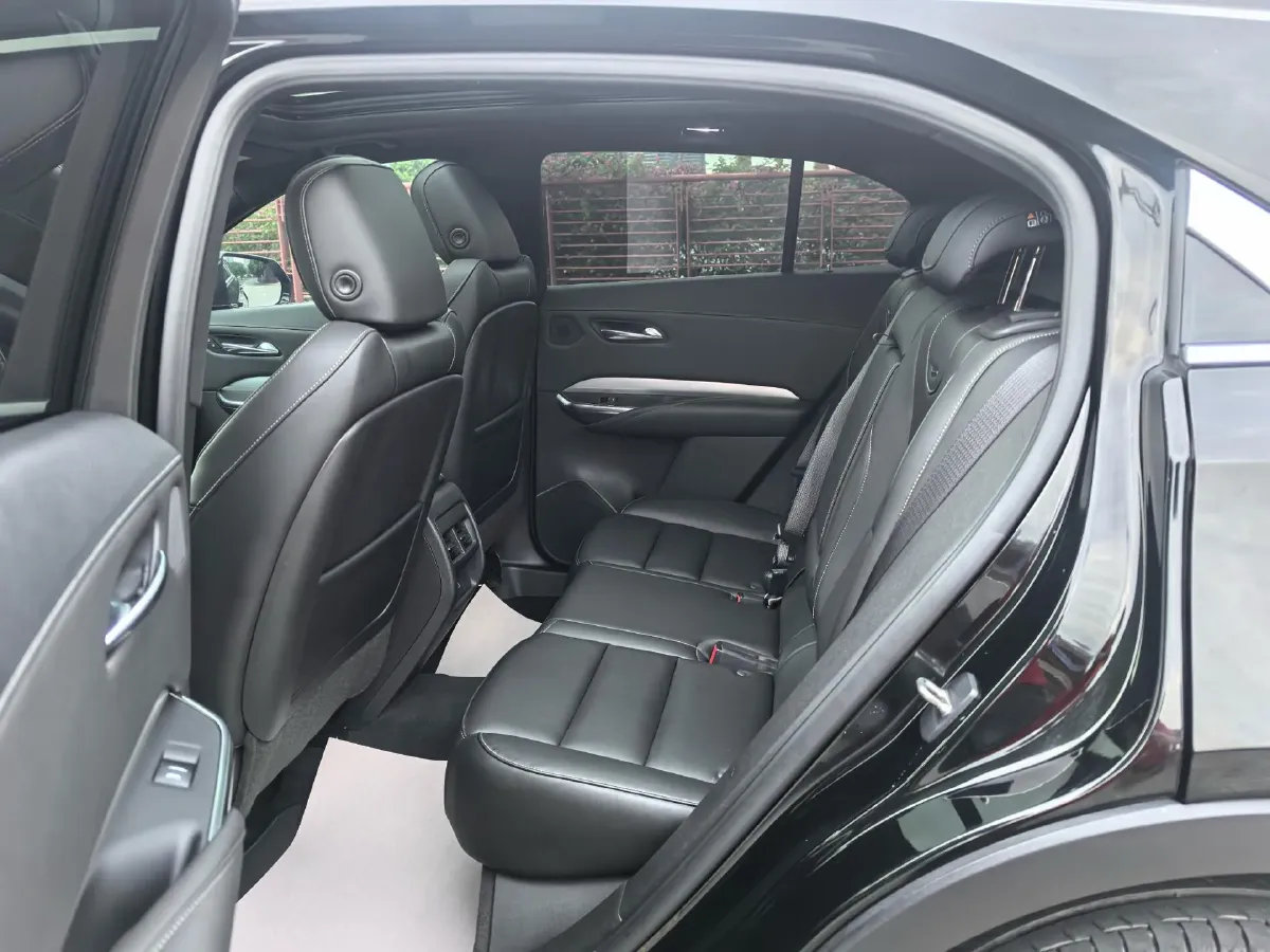 2021 Cadillac XT4 2.0T 237HP L4 9AT,autocango,china used car exporter,china ev exporter,chinese used car exporter,chinese used ev exporter