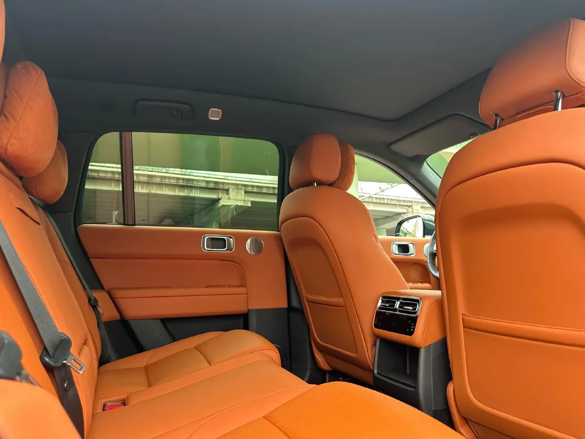 2024 Li L6 Range Extended 154HP L4 REEV 36.8KWH,autocango,china used car exporter,china ev exporter,chinese used car exporter,chinese used ev exporter