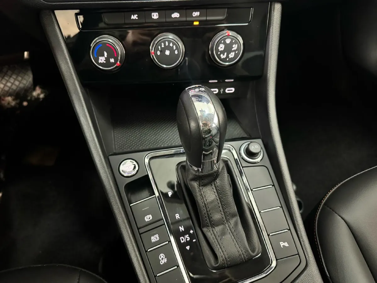 2023 Volkswagen Bora 1.2T 116HP L4 7DCT,autocango,china used car exporter,china ev exporter,chinese used car exporter,chinese used ev exporter