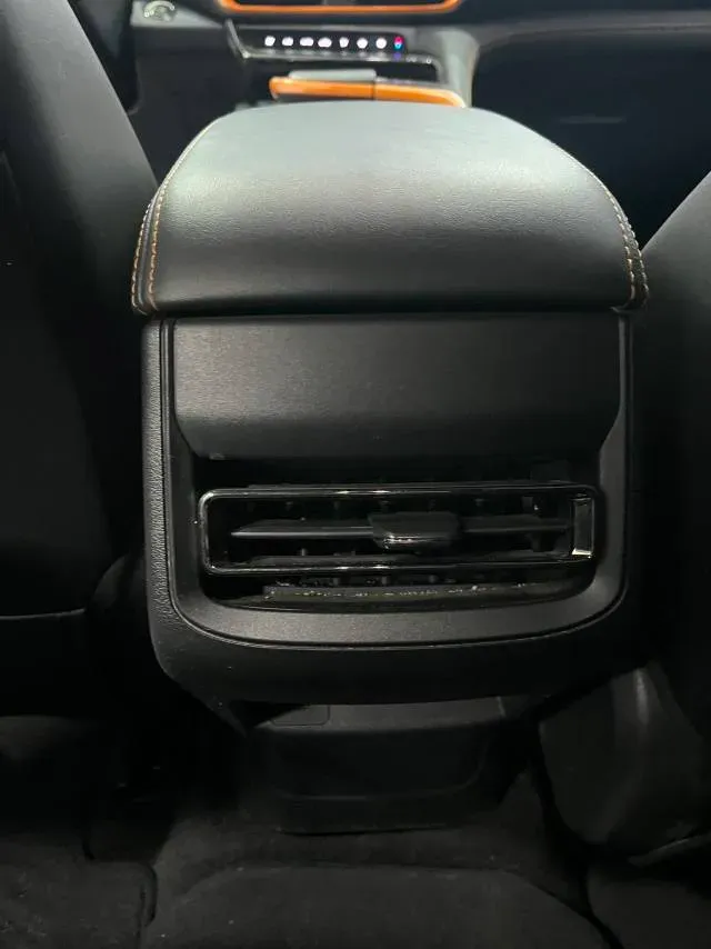 2022 ChangAn UNI-T 1.5T 188HP L4 7DCT,autocango,china used car exporter,china ev exporter,chinese used car exporter,chinese used ev exporter