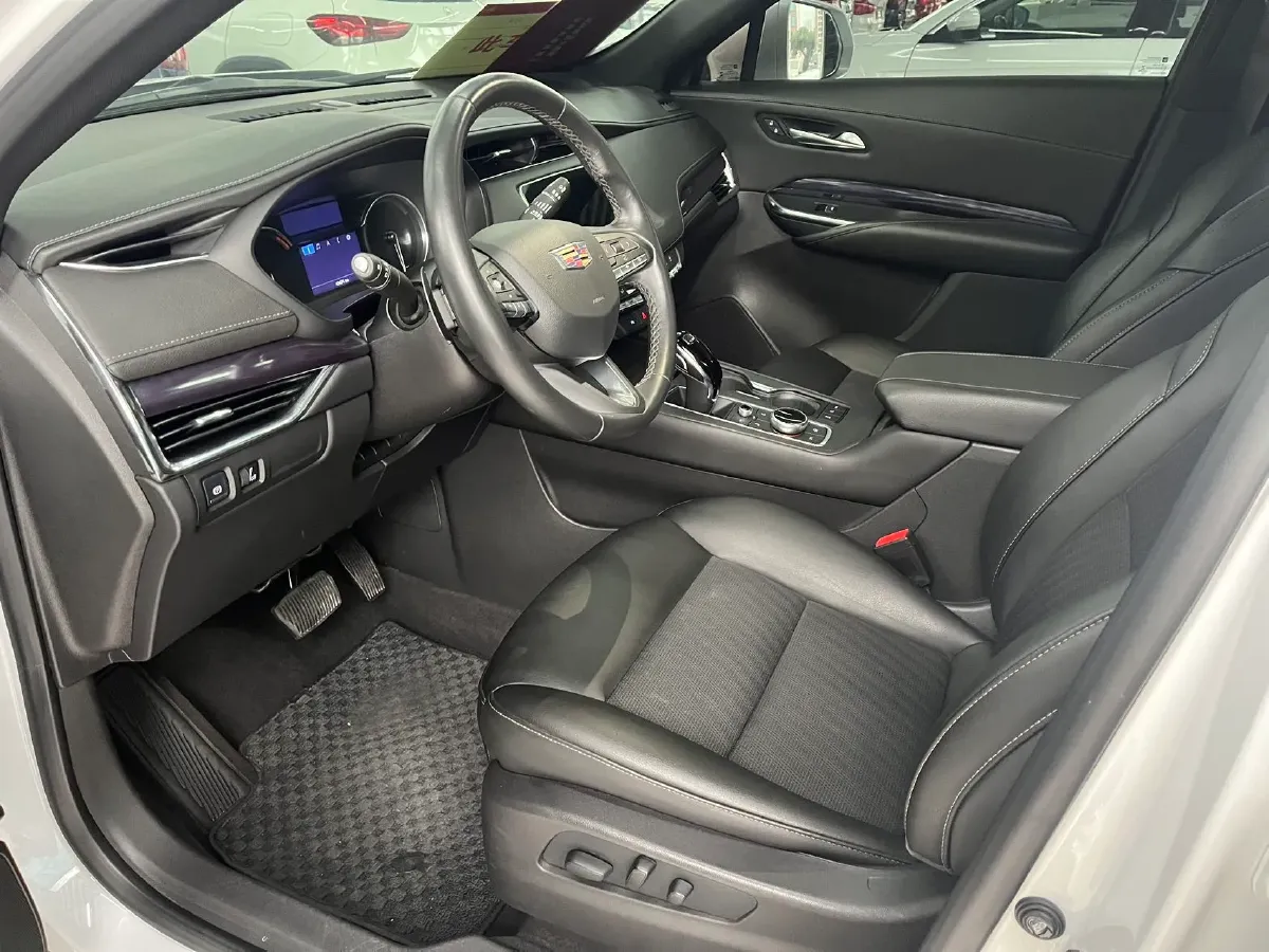 2022 Cadillac XT4 2.0T 237HP L4 9AT,autocango,china used car exporter,china ev exporter,chinese used car exporter,chinese used ev exporter