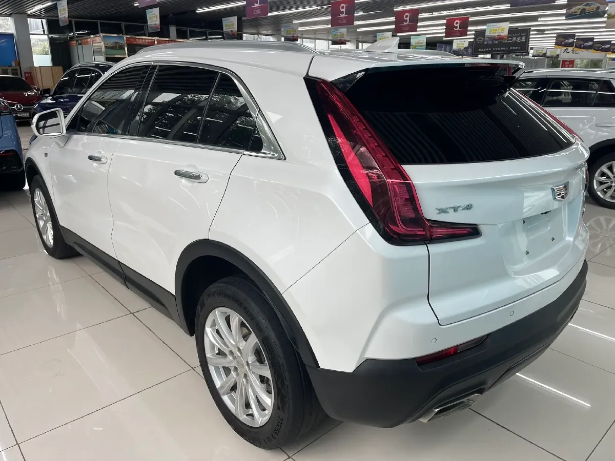 2022 Cadillac XT4 2.0T 237HP L4 9AT,autocango,china used car exporter,china ev exporter,chinese used car exporter,chinese used ev exporter