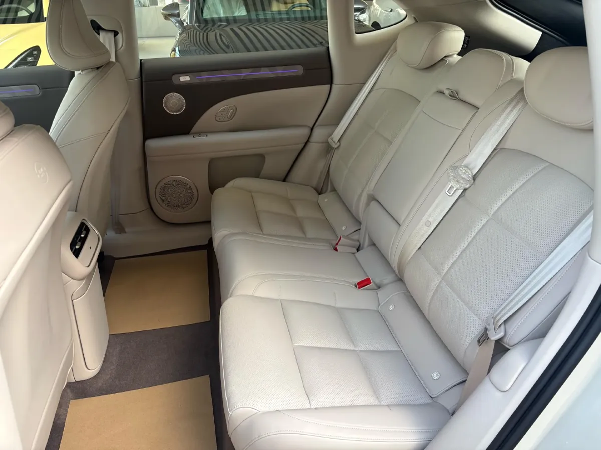 2026 IM LS6 REEV 155HP REEV,autocango,china used car exporter,china ev exporter,chinese used car exporter,chinese used ev exporter