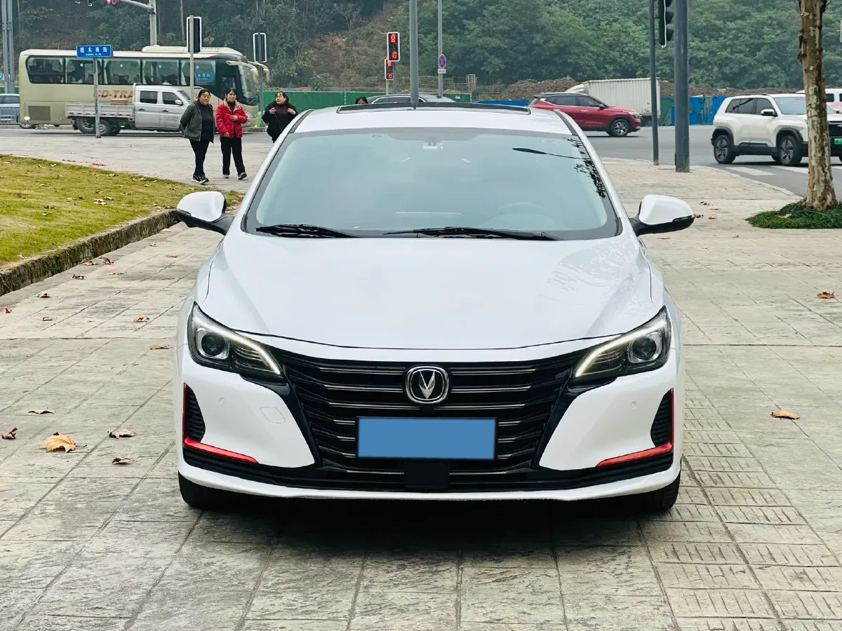 2021 ChangAn Raeton CC 1.5T 180HP L4 7DCT,autocango,china used car exporter,china ev exporter,chinese used car exporter,chinese used ev exporter