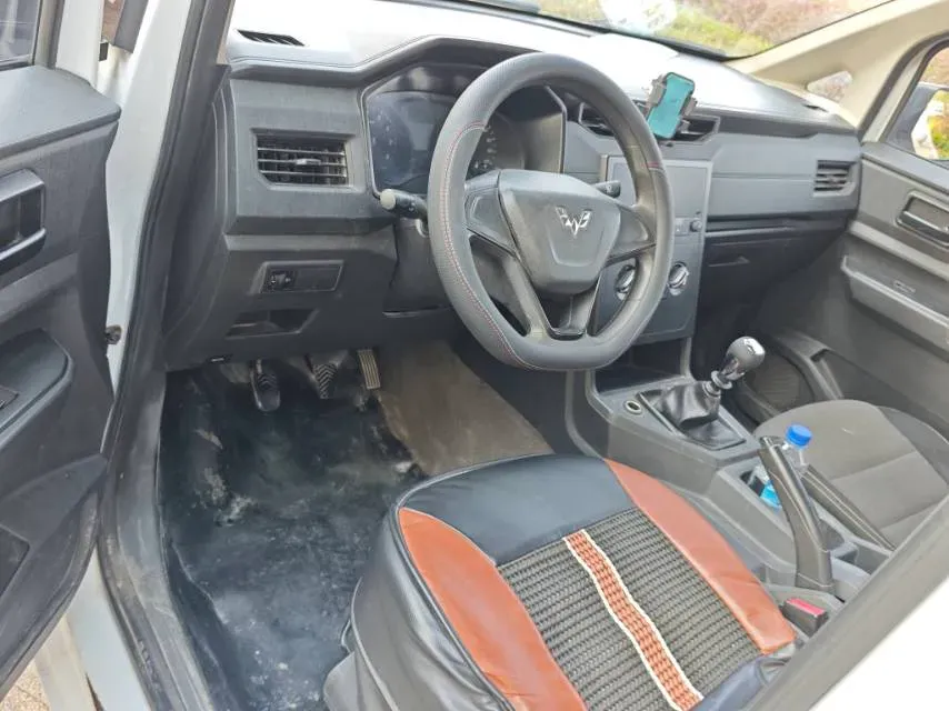 2019 Venucia M50V 1.5L 112HP L4 5MT,autocango,china used car exporter,china ev exporter,chinese used car exporter,chinese used ev exporter