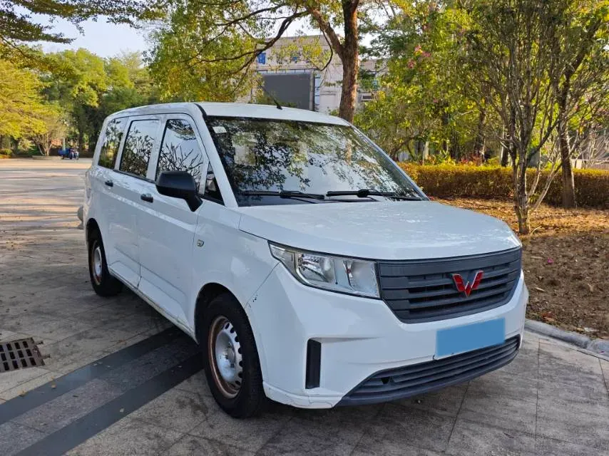 2019 Venucia M50V 1.5L 112HP L4 5MT,autocango,china used car exporter,china ev exporter,chinese used car exporter,chinese used ev exporter