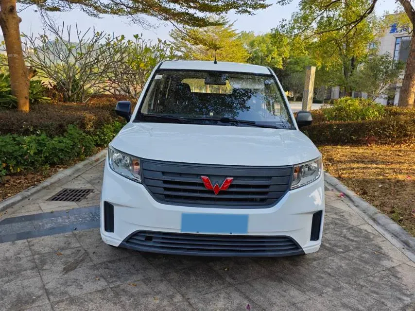 2019 Venucia M50V 1.5L 112HP L4 5MT,autocango,china used car exporter,china ev exporter,chinese used car exporter,chinese used ev exporter