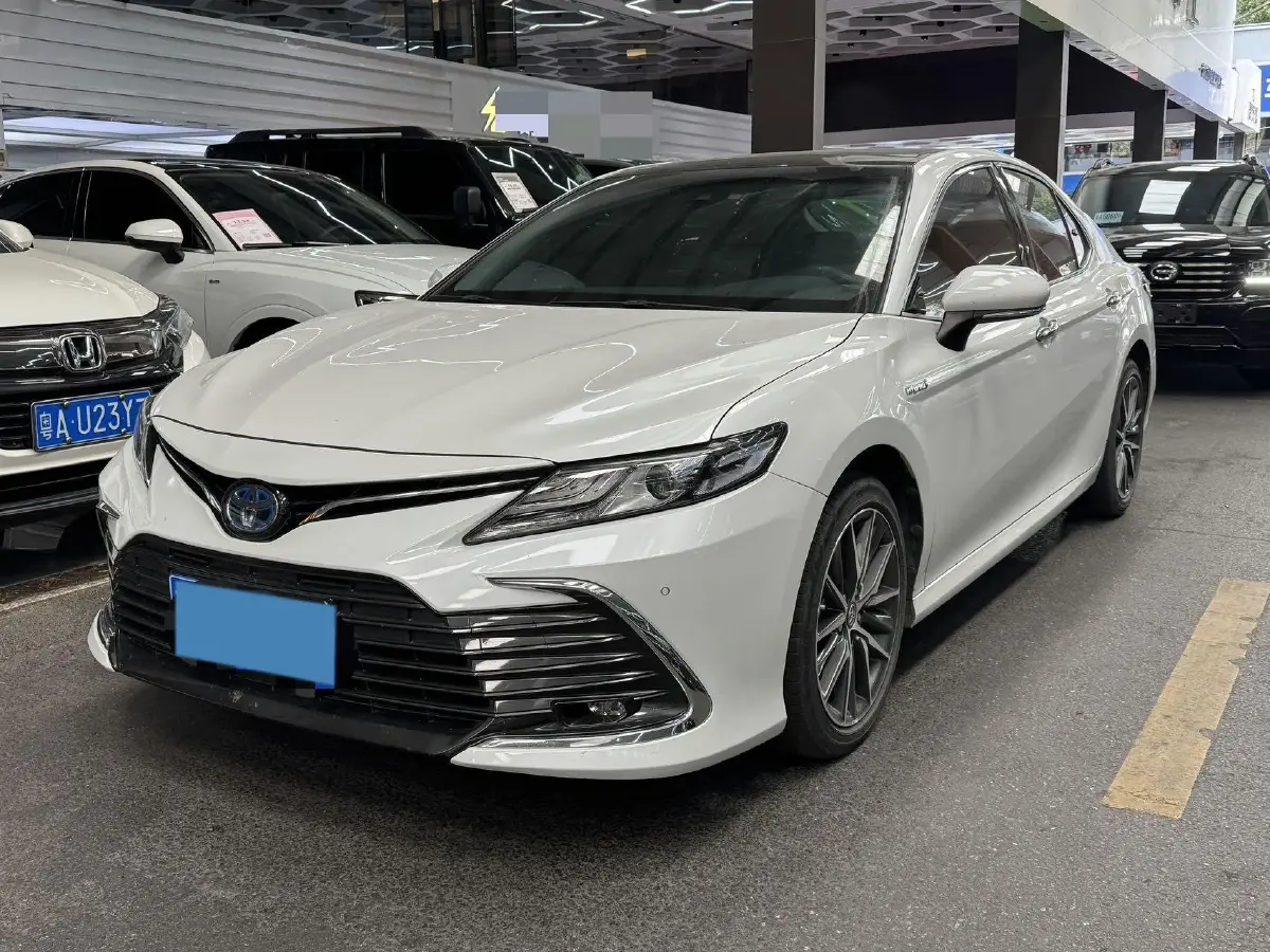 2021 Toyota Camry 2.5L 178HP L4 E-CVT Hybrid