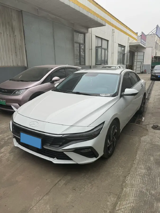 2022 Hyundai Elantra 1.5L 115HP L4 CVT