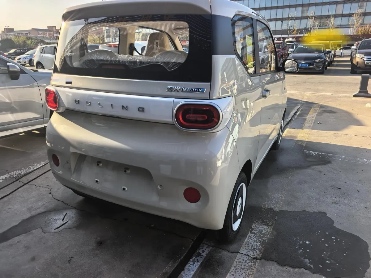 2024 WuLing HongGuang MINI EV BEV 17.3KWH,autocango,china used car exporter,china ev exporter,chinese used car exporter,chinese used ev exporter