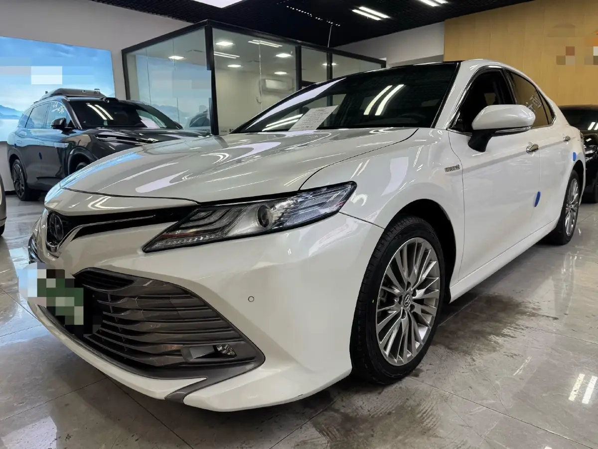 2019 Toyota Camry 2.5L 178HP L4 E-CVT Hybrid 2019 Toyota Camry 2.5L 178HP L4 E-CVT Hybrid