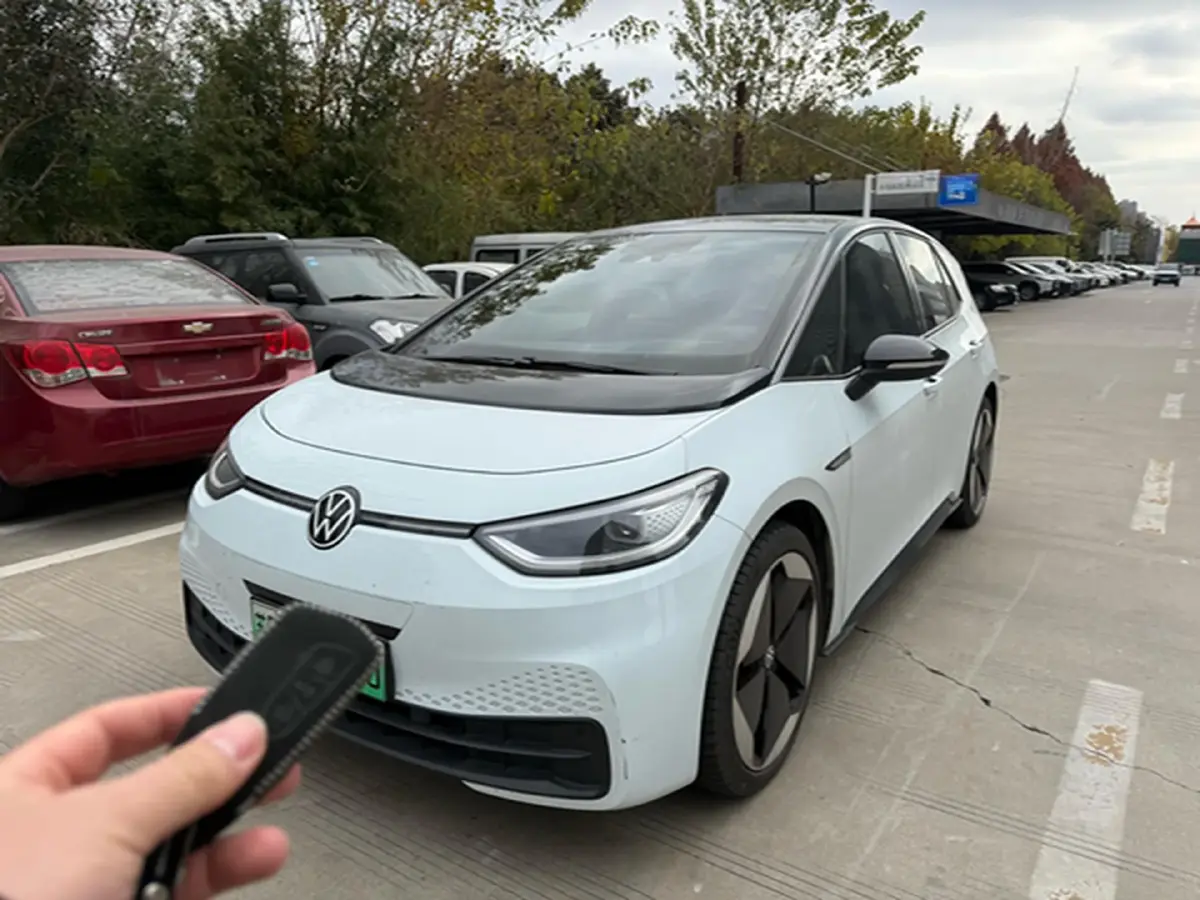 2023 Volkswagen ID.3 BEV 52.8KWH