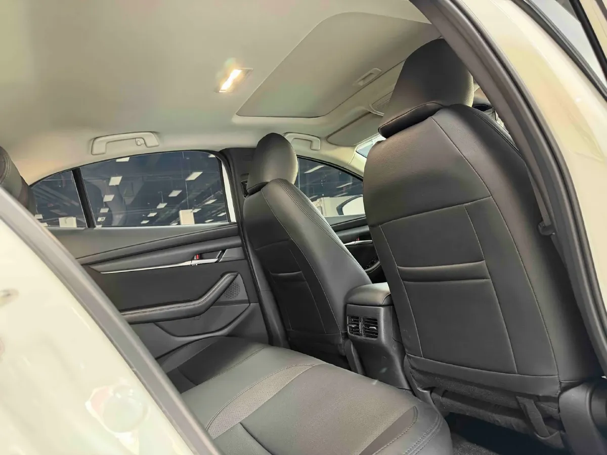 2021 Mazda 3 Axela 1.5L 117HP L4 6AT,autocango,china used car exporter,china ev exporter,chinese used car exporter,chinese used ev exporter