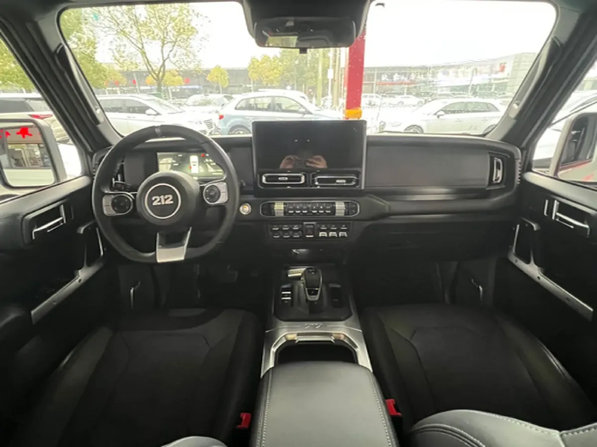 2024 212 212 T01 2.0T 252HP L4 8AT,autocango,china used car exporter,china ev exporter,chinese used car exporter,chinese used ev exporter