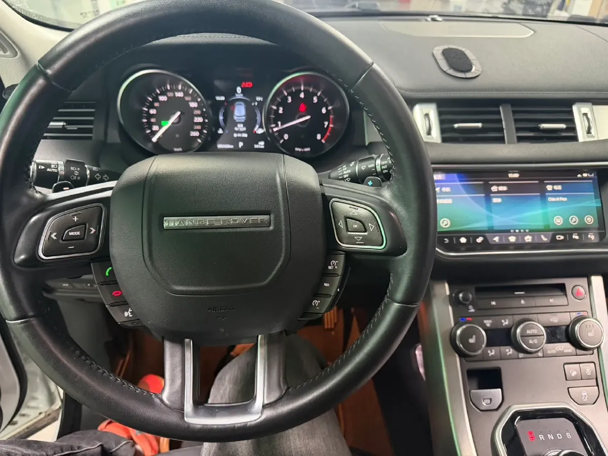 2018 Land Rover Range Rover Evoque 2.0T 241HP L4 9AT,autocango,china used car exporter,china ev exporter,chinese used car exporter,chinese used ev exporter