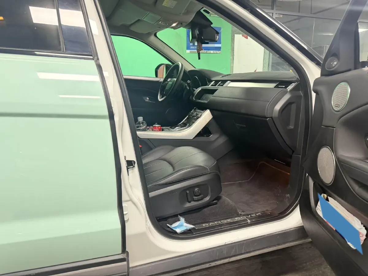 2018 Land Rover Range Rover Evoque 2.0T 241HP L4 9AT,autocango,china used car exporter,china ev exporter,chinese used car exporter,chinese used ev exporter