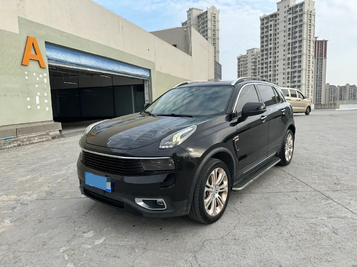 2019 LYNK&CO 01 2.0T 190HP L4 6AT