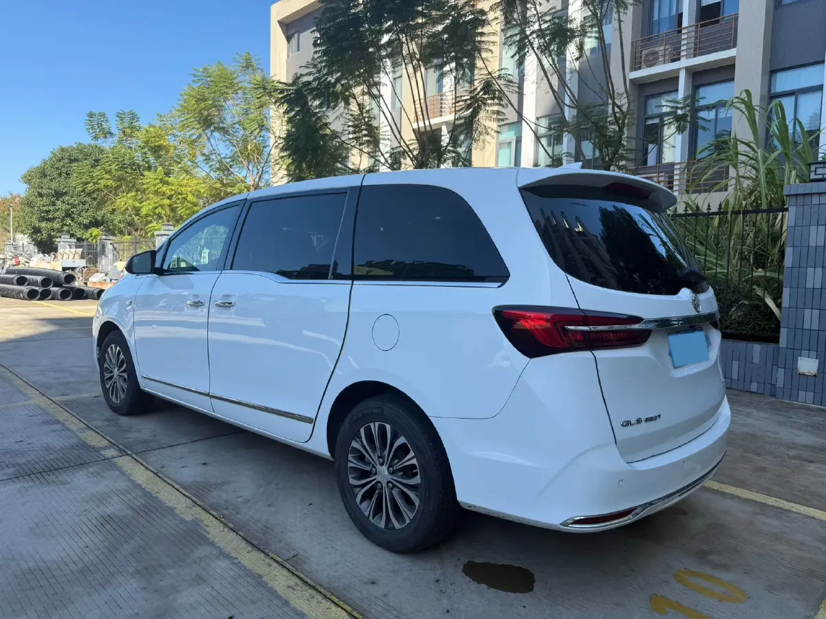 2022 Buick GL8 2.0T 237HP L4 9AT,autocango,china used car exporter,china ev exporter,chinese used car exporter,chinese used ev exporter