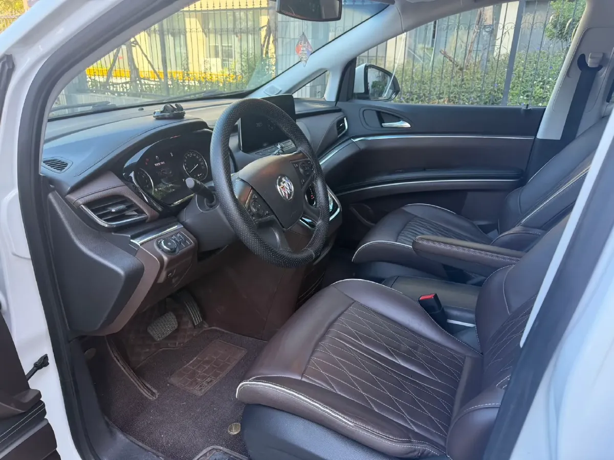 2022 Buick GL8 2.0T 237HP L4 9AT,autocango,china used car exporter,china ev exporter,chinese used car exporter,chinese used ev exporter