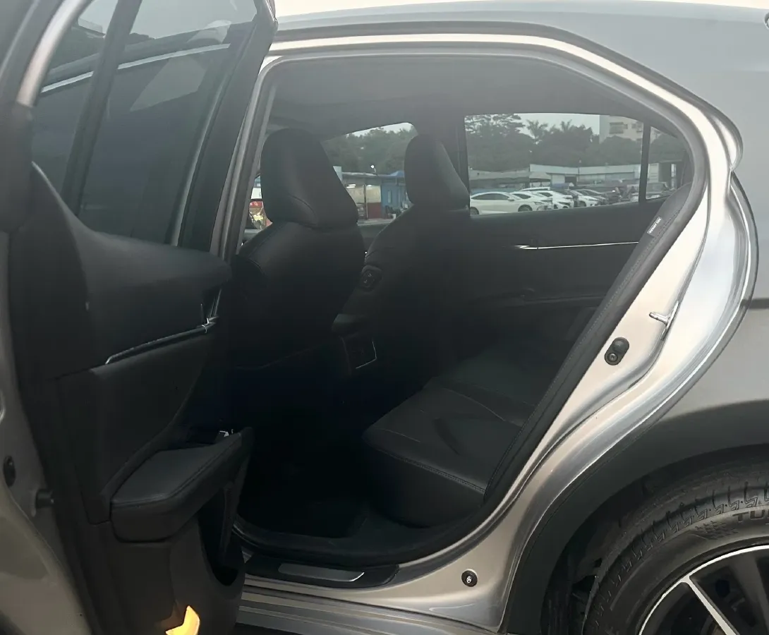 2021 Toyota Camry 2.5L 209HP L4 8AT,autocango,china used car exporter,china ev exporter,chinese used car exporter,chinese used ev exporter