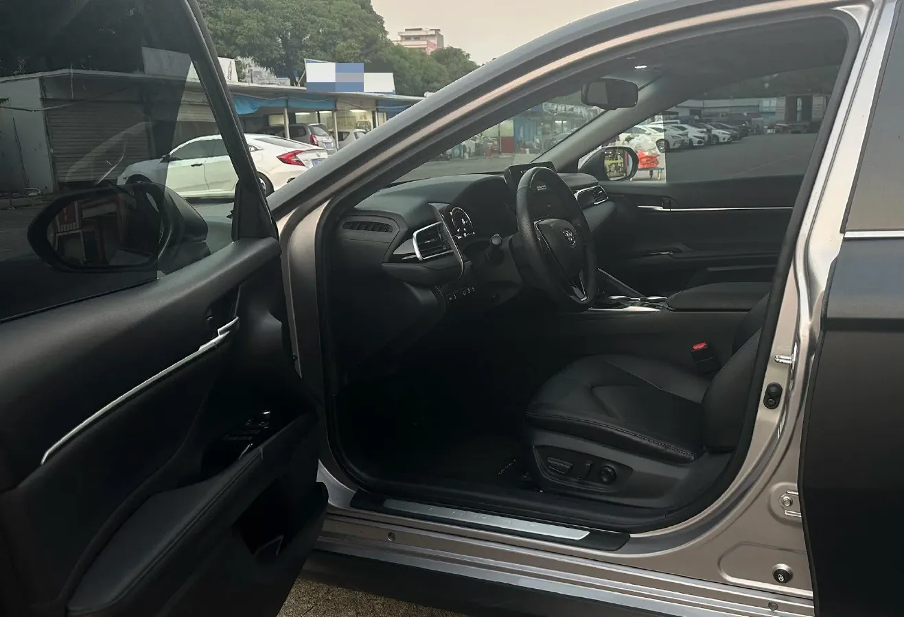 2021 Toyota Camry 2.5L 209HP L4 8AT,autocango,china used car exporter,china ev exporter,chinese used car exporter,chinese used ev exporter