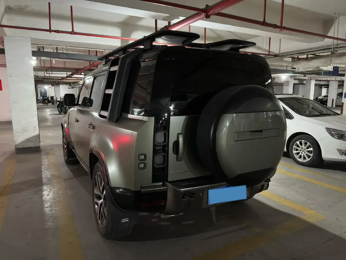 2022 Land Rover Defender 3.0T 400HP L6 8AT,autocango,china used car exporter,china ev exporter,chinese used car exporter,chinese used ev exporter