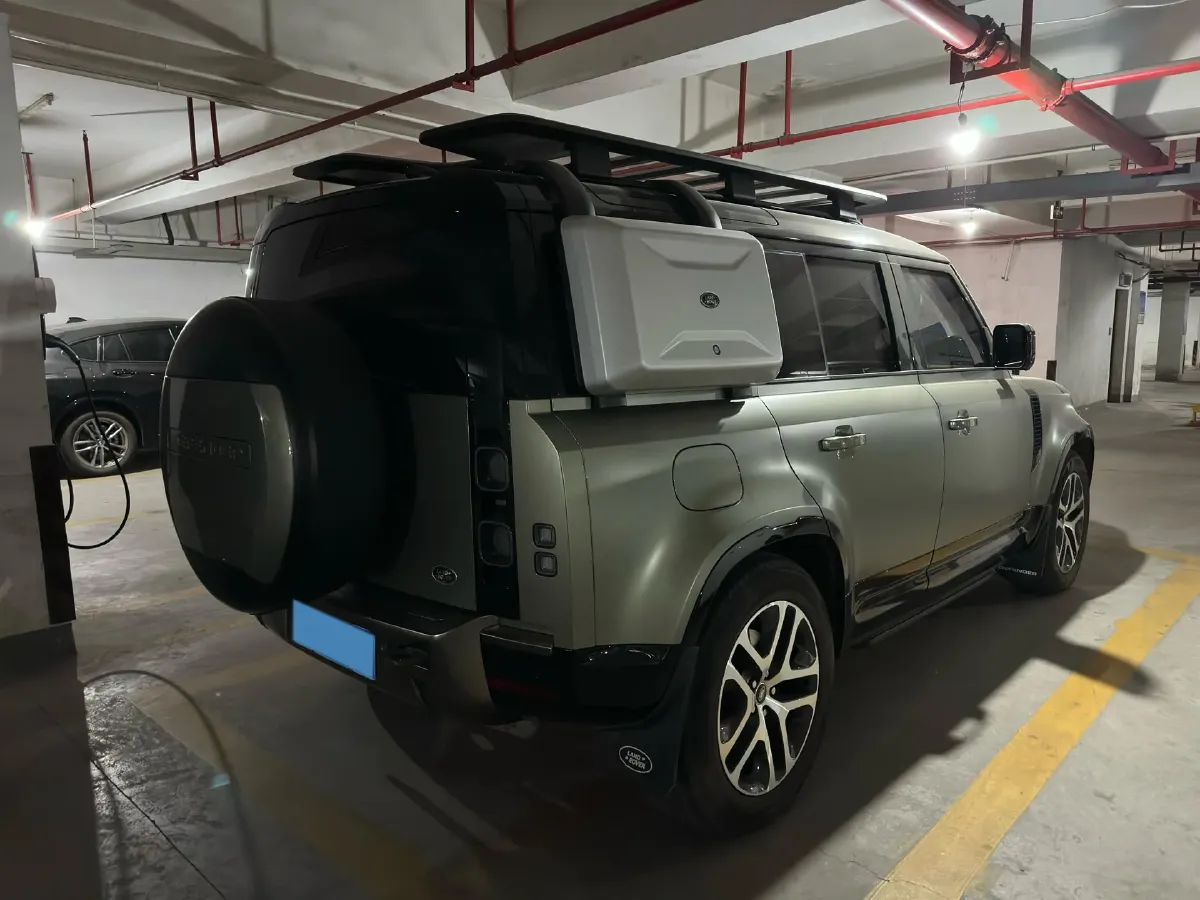 2022 Land Rover Defender 3.0T 400HP L6 8AT,autocango,china used car exporter,china ev exporter,chinese used car exporter,chinese used ev exporter